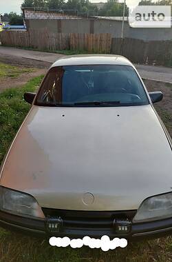 Седан Opel Omega 1988 в Нежине
