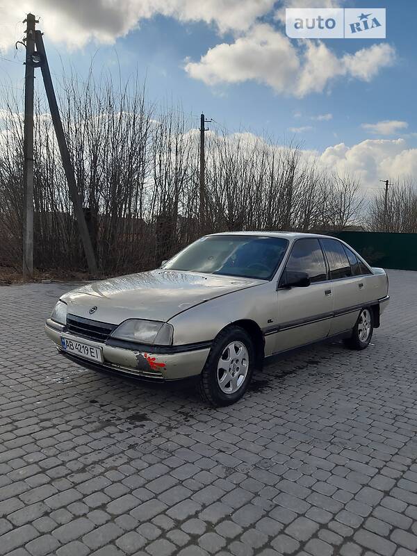 Седан Opel Omega 1988 в Ильинцах