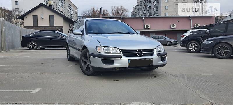 Универсал Opel Omega 1998 в Новомосковске