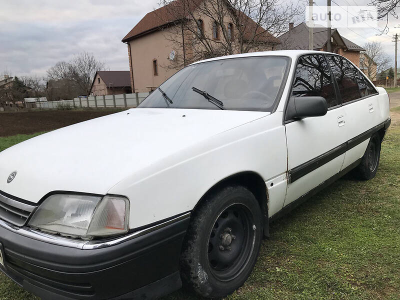 Седан Opel Omega 1988 в Стрию