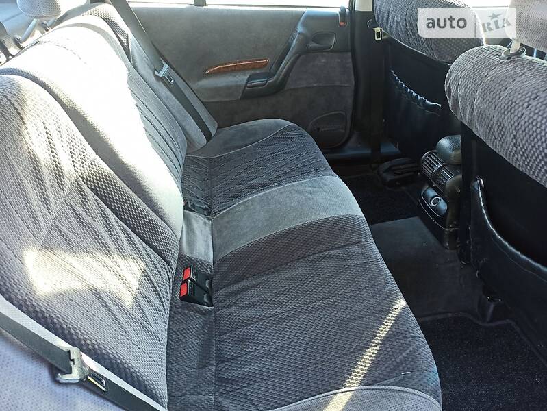 Седан Opel Omega 1995 в Новой Ушице