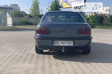 Седан Opel Omega 1997 в Киеве