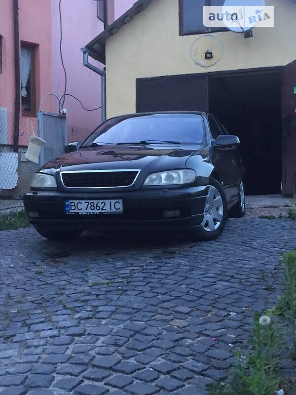 Седан Opel Omega 2001 в Львове