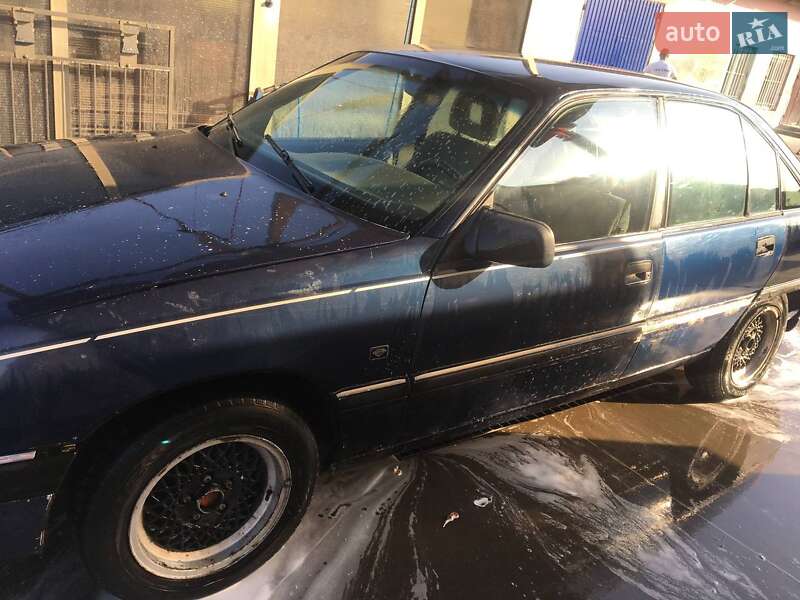 Седан Opel Omega 1990 в Любешове