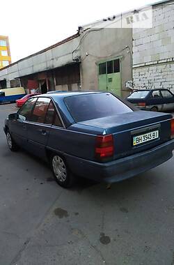 Седан Opel Omega 1990 в Одессе