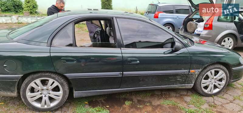 Седан Opel Omega 1997 в Залещиках
