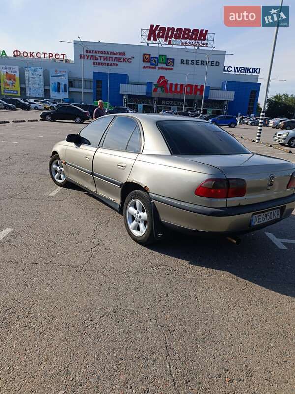 Седан Opel Omega 1997 в Днепре