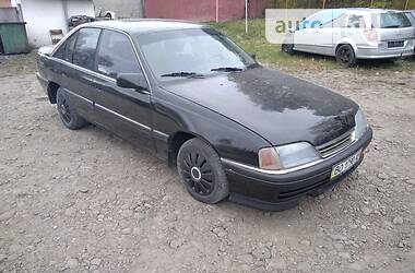 Седан Opel Omega 1990 в Нетешине