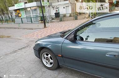 Седан Opel Omega 1998 в Южному