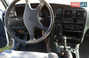 Седан Opel Omega 1989 в 