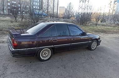 Седан Opel Omega 1991 в Краматорске