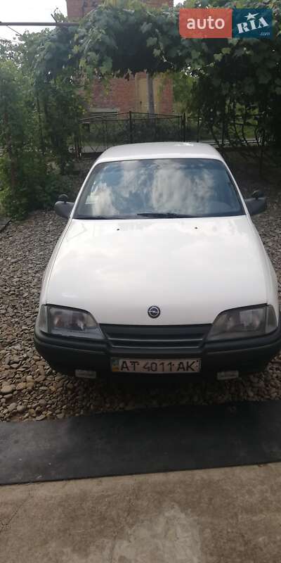 Седан Opel Omega 1987 в Калуші