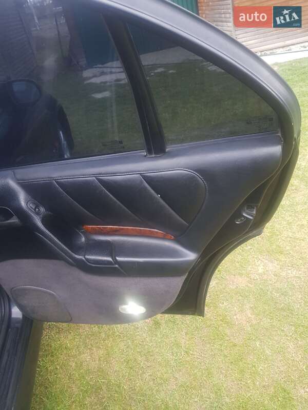 Седан Opel Omega 1998 в Чернівцях