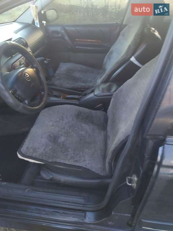 Седан Opel Omega 1998 в Чернівцях