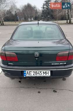 Седан Opel Omega 1997 в Кривом Роге