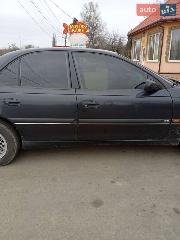 Седан Opel Omega 1995 в Первомайске