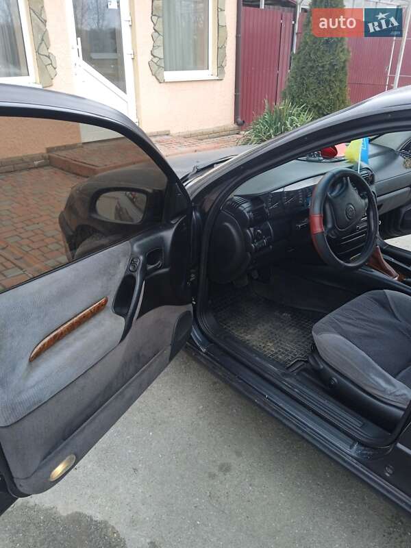 Седан Opel Omega 1995 в Первомайске