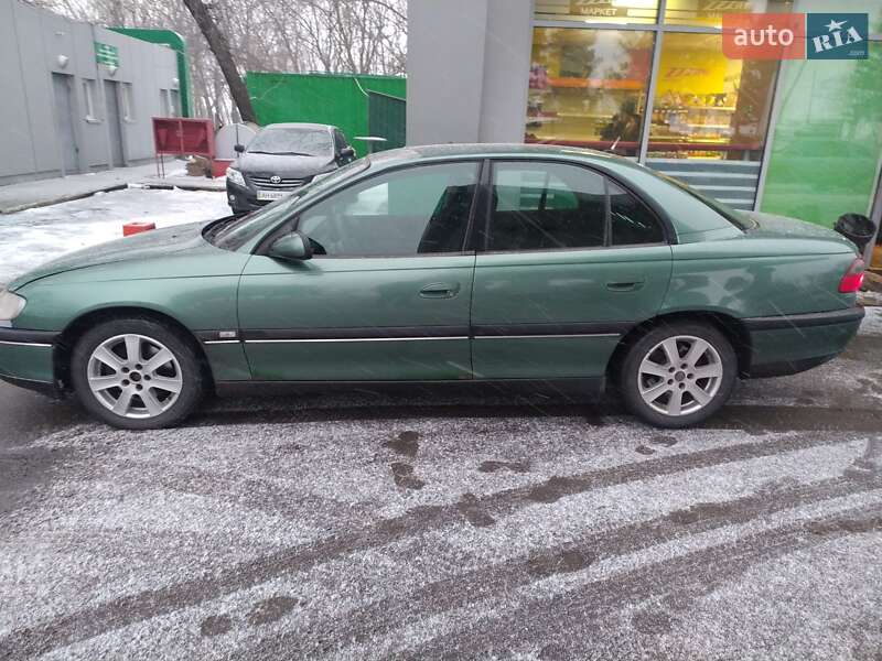 Седан Opel Omega 1998 в Покровске