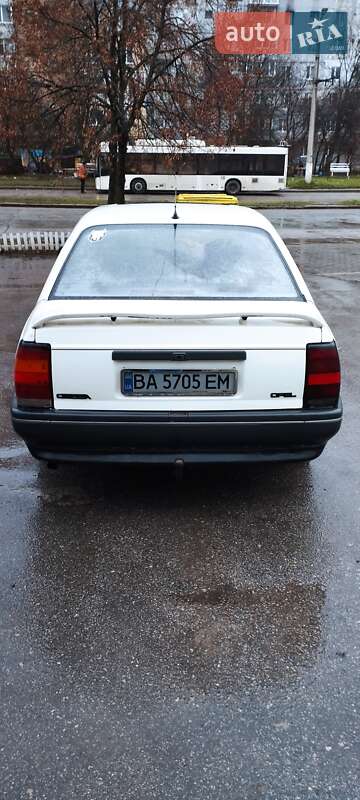 Седан Opel Omega 1987 в Кропивницькому