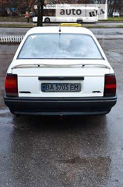 Седан Opel Omega 1987 в Кропивницком