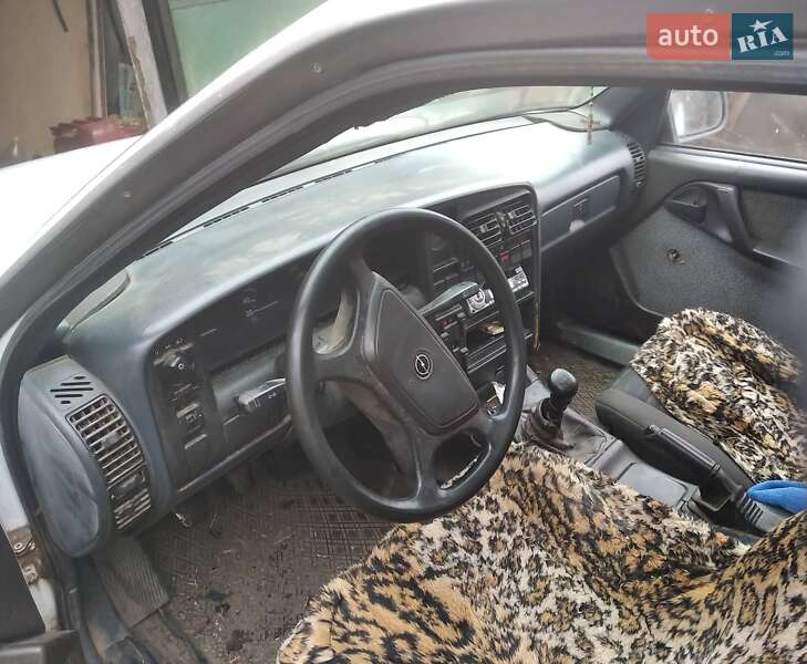 Седан Opel Omega 1989 в Новоукраинке фото 2 Седан Opel Omega 1989 в Новоукраинке
