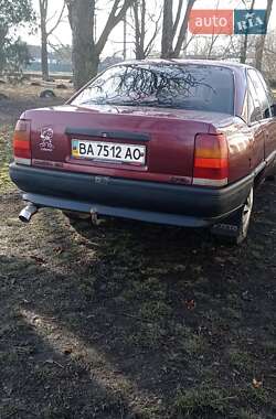 Седан Opel Omega 1990 в Новоукраинке