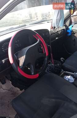 Седан Opel Omega 1990 в 