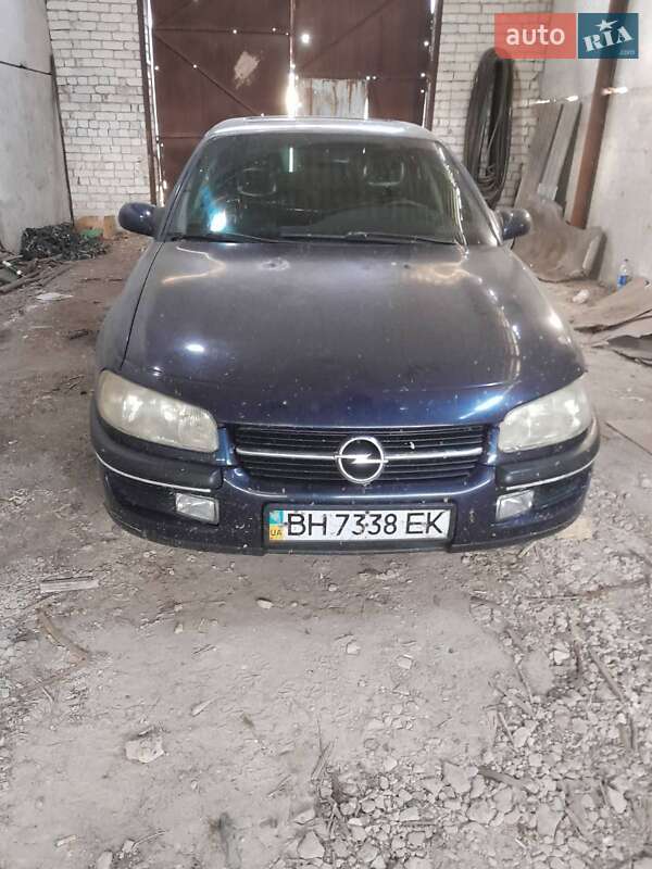Седан Opel Omega 1995 в Балте