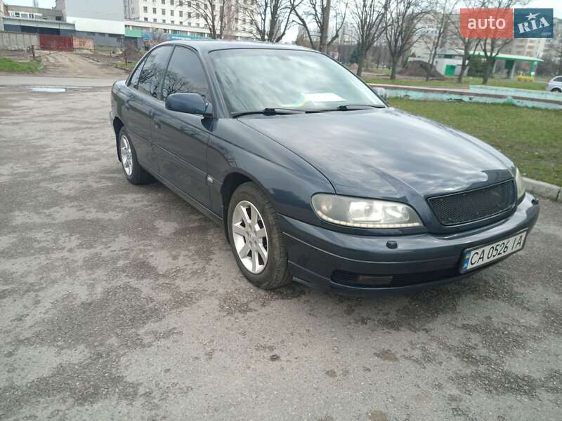 Седан Opel Omega 2003 в Черкасах