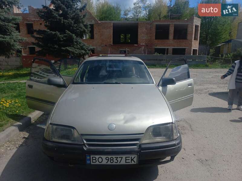 Седан Opel Omega 1988 в Тернополе