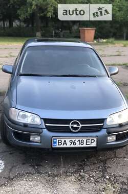 Седан Opel Omega 1999 в Еланце