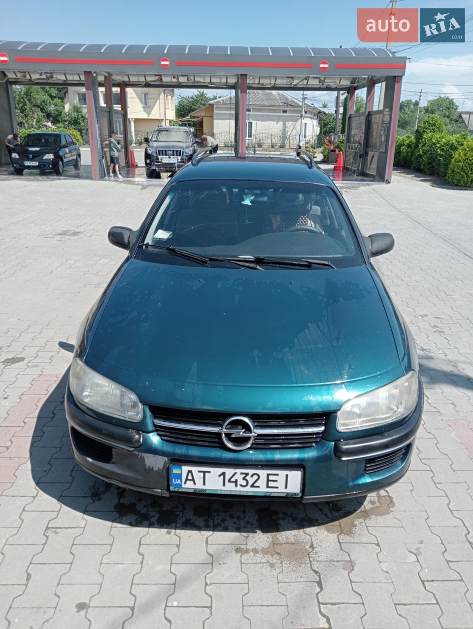 Продам, хороший сімейний автомобіль, мотор 1500 тому проходив кап. ремонт, ходова перебрана є косметичні нюанси, днище здорове запущене, робилося для себе, але у зв'язку з обставинами продається. Всі решту питання по телефону, можливий торг. Звертайтеся.