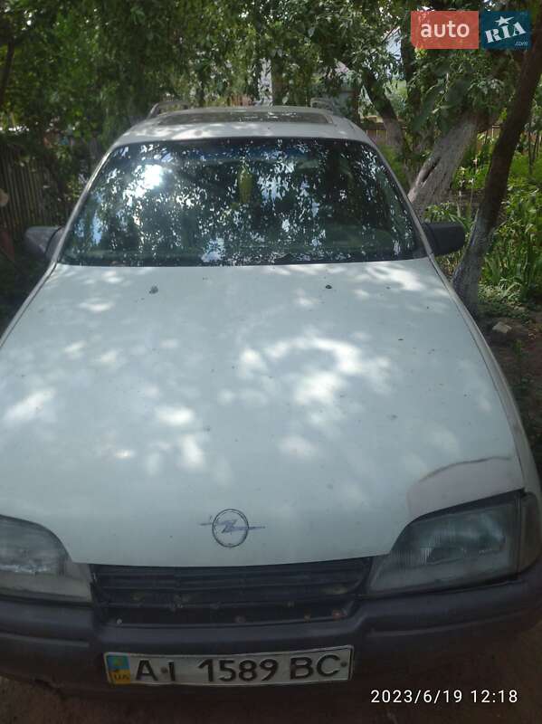 Универсал Opel Omega 1988 в Андрушевке фото 3 Универсал Opel Omega 1988 в Андрушевке