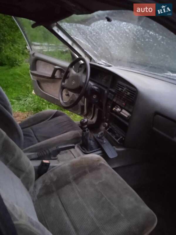 Седан Opel Omega 1987 в Львове