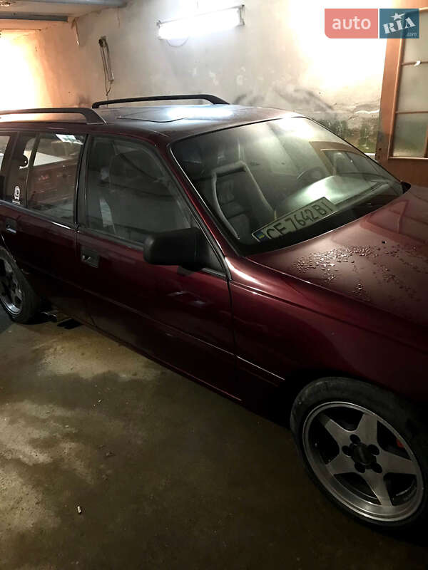 Универсал Opel Omega 1990 в Черновцах