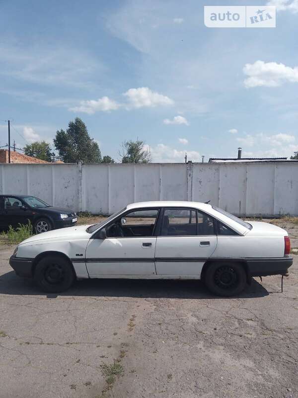 Седан Opel Omega 1987 в Миргороде