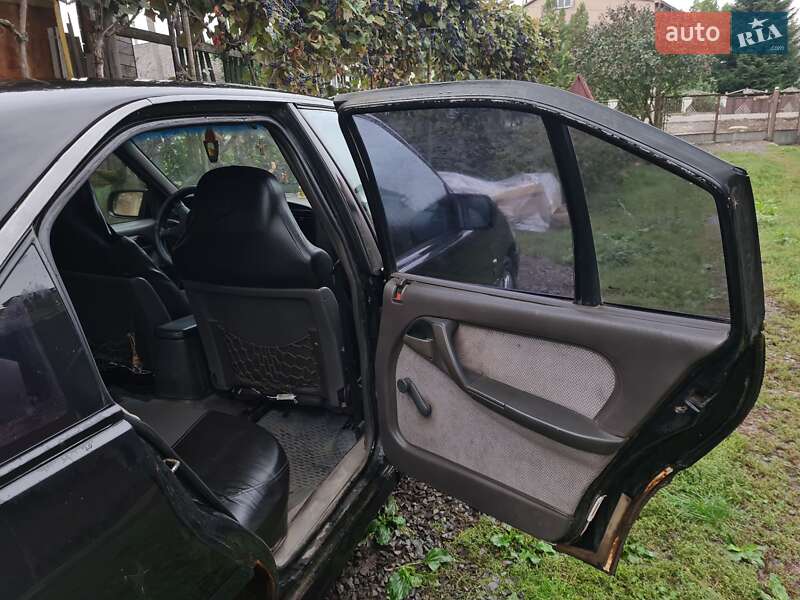 Седан Opel Omega 1988 в Ужгороді