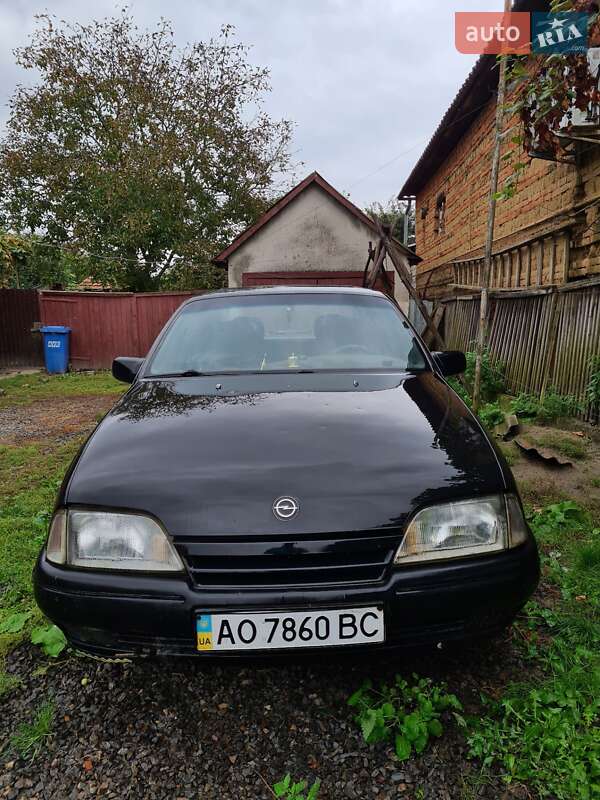Седан Opel Omega 1988 в Ужгороді