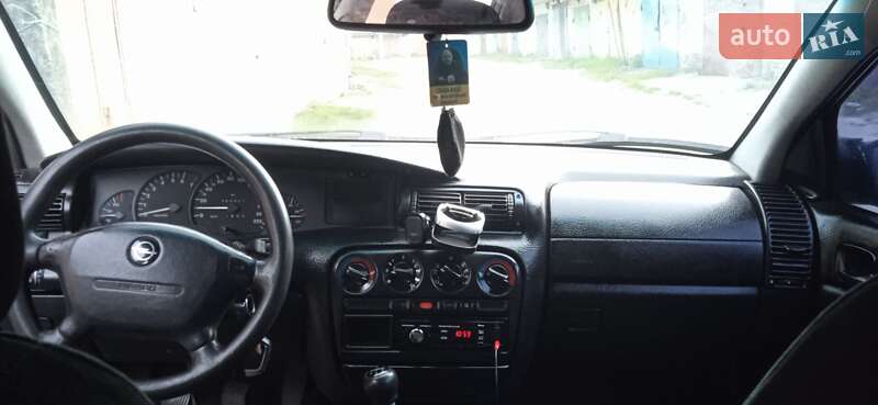 Универсал Opel Omega 1997 в Обухове
