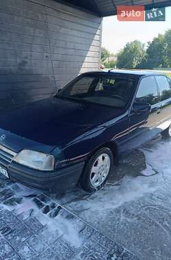 Седан Opel Omega 1988 в Корце