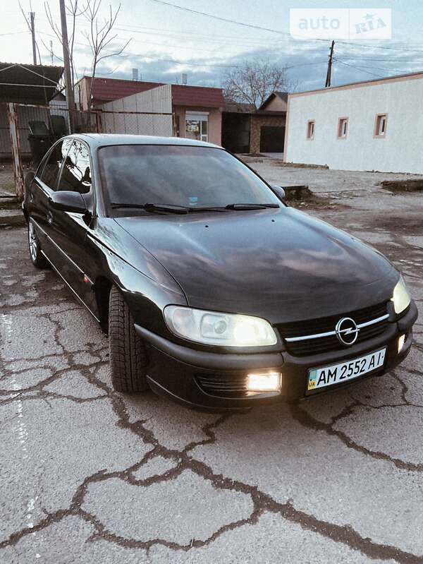 Седан Opel Omega 1998 в Первомайске