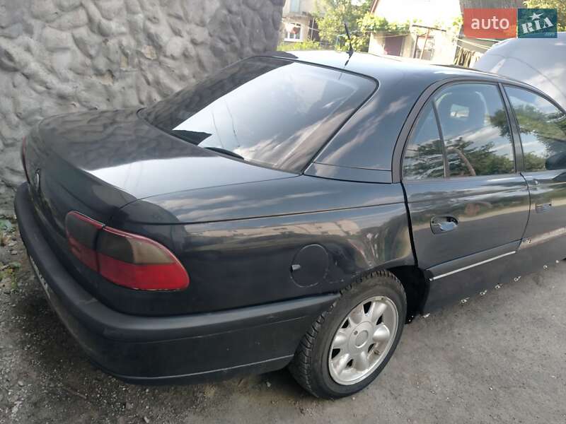 Седан Opel Omega 1994 в Ярмолинцах