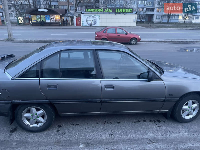 Седан Opel Omega 1987 в Черкассах
