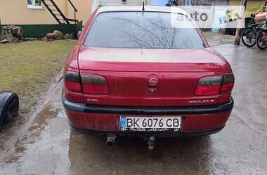 Седан Opel Omega 1998 в Млиніві