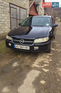 Седан Opel Omega 1995 в Сваляве