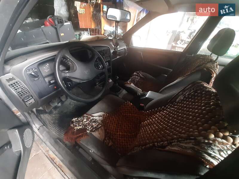 Седан Opel Omega 1990 в Житомире