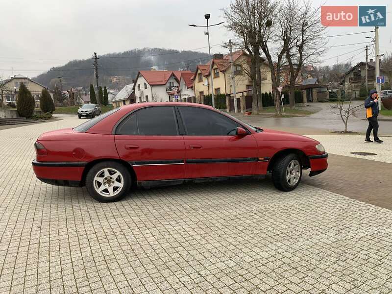 Седан Opel Omega 1995 в Львове