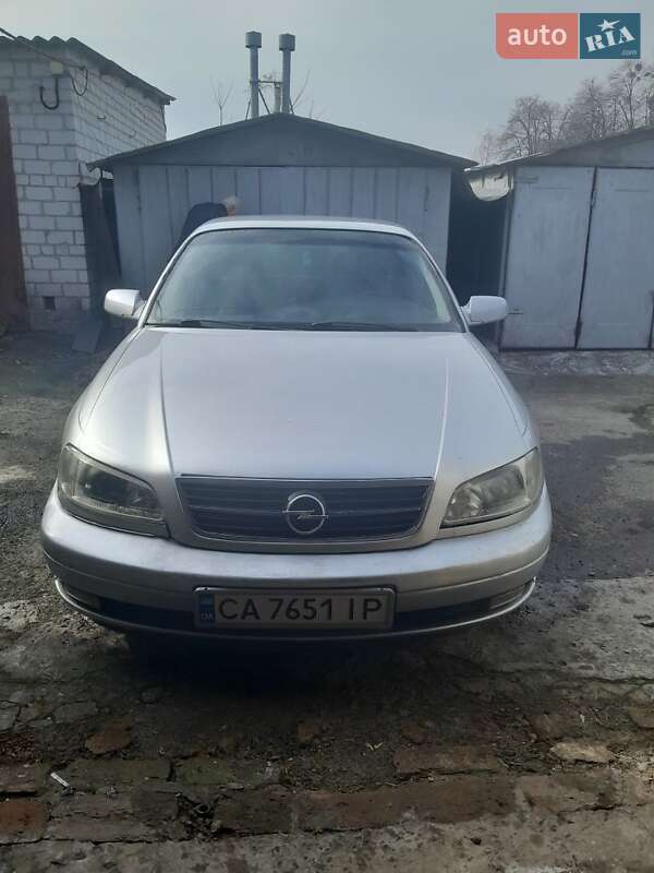 Opel Omega 2000
