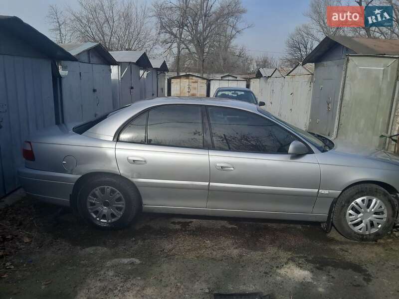 Седан Opel Omega 2000 в Черкассах