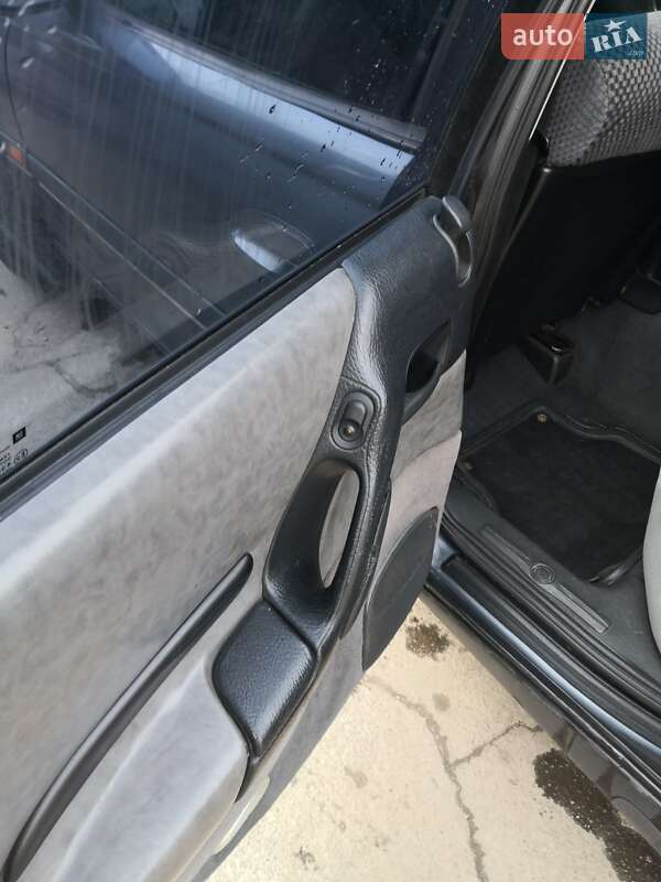 Седан Opel Omega 1995 в Кривому Розі